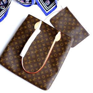 Louis Vuitton Carry It Bag-M45199-37*38*3CM - Image 3