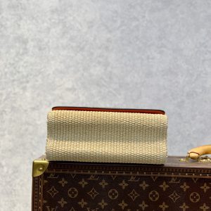 Louis Vuitton Twist MM-23*18*8CM - Image 4