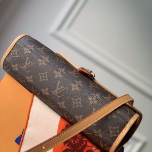 Louis Vuitton Handlebag M44919-29×24×10CM - Image 6