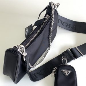Prada Re-Edition 2005 Nylon Bag-22*12*5CM - Image 5