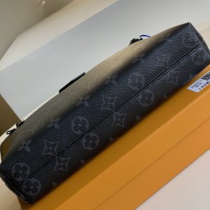 Louis Vuitton New Pouch-21*27*5CM - Image 4