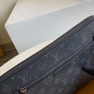 Louis Vuitton New Pouch-21*27*5CM - Image 9