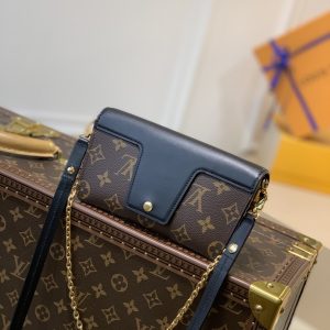 Louis Vuitton Padlock on Strap-19×11×3CM - Image 2