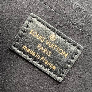 Louis Vuitton Padlock on Strap-19×11×3CM - Image 7
