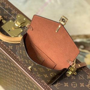 Louis Vuitton Padlock on Strap-19×11×3CM - Image 7