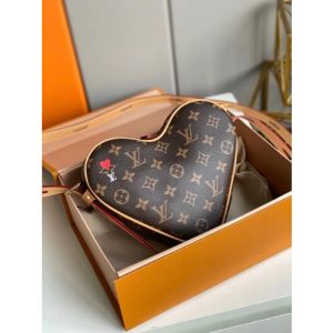Louis Vuitton Game On Coeur-21*16*6CM - Image 1