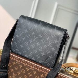 Louis Vuitton District Messenger Bag-M46255-26*20*7CM - Image 1
