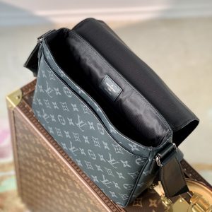 Louis Vuitton District Messenger Bag-M46255-26*20*7CM - Image 8