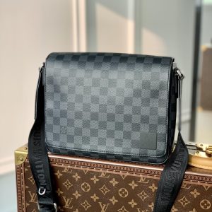 Louis Vuitton District Messenger Bag-M46255-26*20*7CM - Image 1
