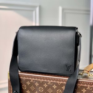 Louis Vuitton District Messenger Bag-M46255-26*20*7CM - Image 1