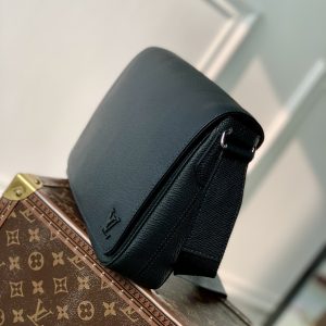 Louis Vuitton District Messenger Bag-M46255-26*20*7CM - Image 3