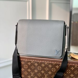 Louis Vuitton District Messenger Bag-M46255-26*20*7CM - Image 3