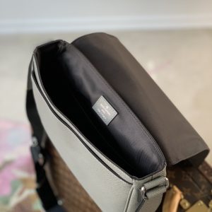 Louis Vuitton District Messenger Bag-M46255-26*20*7CM - Image 8