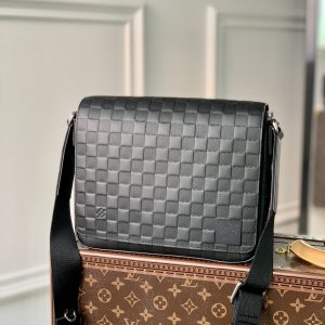Louis Vuitton District Messenger Bag-M46255-26*20*7CM - Image 3