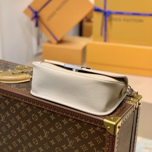 Louis Vuitton Buci Handbag-24.5 x 15.5 x 9CM - Image 3