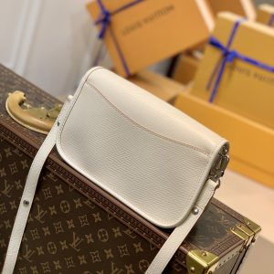 Louis Vuitton Buci Handbag-24.5 x 15.5 x 9CM - Image 6