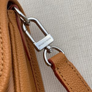 Louis Vuitton Buci Handbag-24.5 x 15.5 x 9CM - Image 4