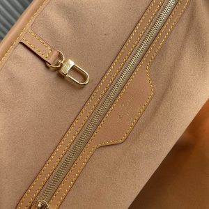 Louis Vuitton Capucines Handlebag-21* 14* 8&27*21*10CM - Image 4
