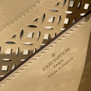 Louis Vuitton Capucines Handlebag-21* 14* 8&27*21*10CM - Image 8