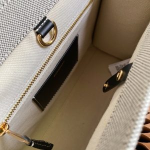 Burberry Freya-33*12.5*26CM - Image 3