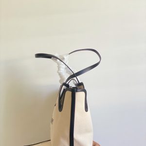 Burberry The Belt Tote-35*15*31CM - Image 4