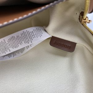 Burberry Tote-30 x 11 x 22.5CM - Image 3