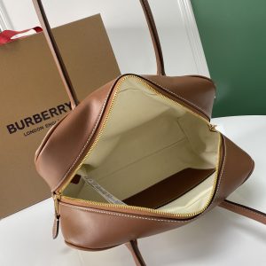 Burberry Tote-30 x 11 x 22.5CM - Image 4