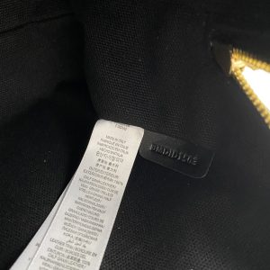 Burberry Tote-30 x 11 x 22.5CM - Image 6