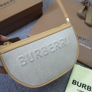 Burberry Vintage Bag-21*4*12CM - Image 4