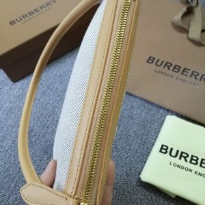 Burberry Vintage Bag-21*4*12CM - Image 8