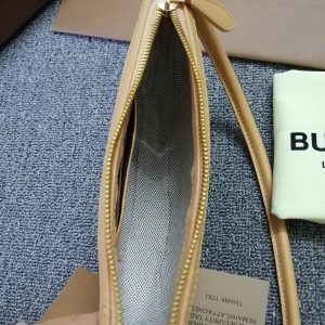 Burberry Vintage Bag-21*4*12CM - Image 7