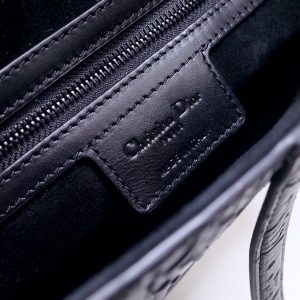 Diro Oblique Bag-25.5*20*6.5CM - Image 6