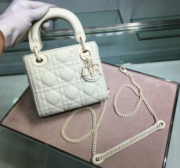 diorbag-413021erre_5_.jpg