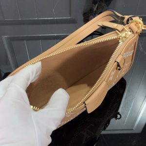 Louis Vuitton Easy Pouch On Strap-19×11.5x3CM - Image 8