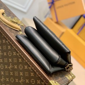 Louis Vuitton Coussin BB Bag-20*16*12 CM - Image 8