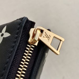 Louis Vuitton Coussin Handbags-26*20*12CM - Image 8