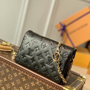 Louis Vuitton Pochette Coussin Chain Bag-20*14*8CM - Image 1