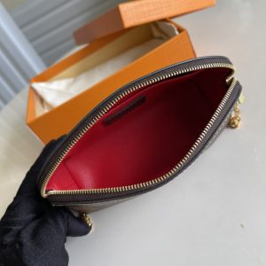 Louis Vuitton Cosmetic Bag-17*12*6CM - Image 4