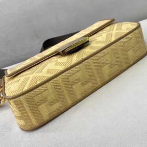 Fendi Medium Baguette Bag-26x15x4CM - Image 3
