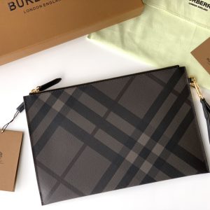 Burberry Wallet-30 x 20 CM - Image 4