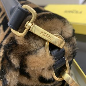 FendI Medium Baguette Bag-26x15x4CM - Image 9