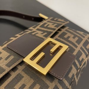 FendI Medium Baguette Bag-26x15x4CM - Image 4