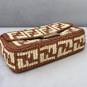 Fendi Medium Baguette Bag-26x15x4CM - Image 4