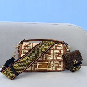 Fendi Medium Baguette Bag-26x15x4CM - Image 5