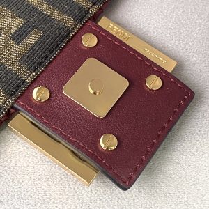 Fendi Medium Baguette Bag-26x15x4CM - Image 4