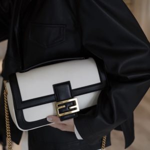 Fendi Medium Baguette Bag-26x15x4CM - Image 10