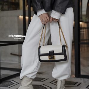 Fendi Medium Baguette Bag-26x15x4CM - Image 15