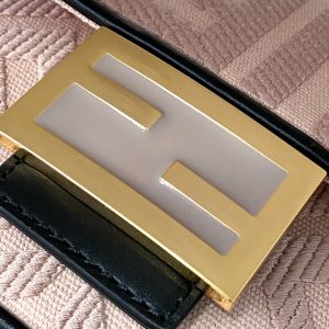 Fendi Medium Baguette Bag-26x15x4CM - Image 4