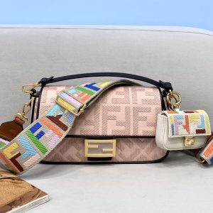 Fendi Medium Baguette Bag-26x15x4CM - Image 7