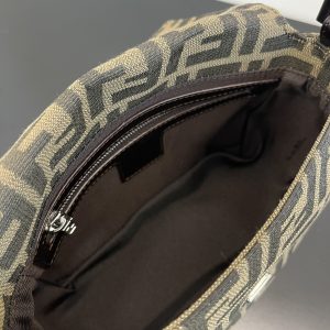 FendI Small Baguette Bag-20x15x9CM - Image 9